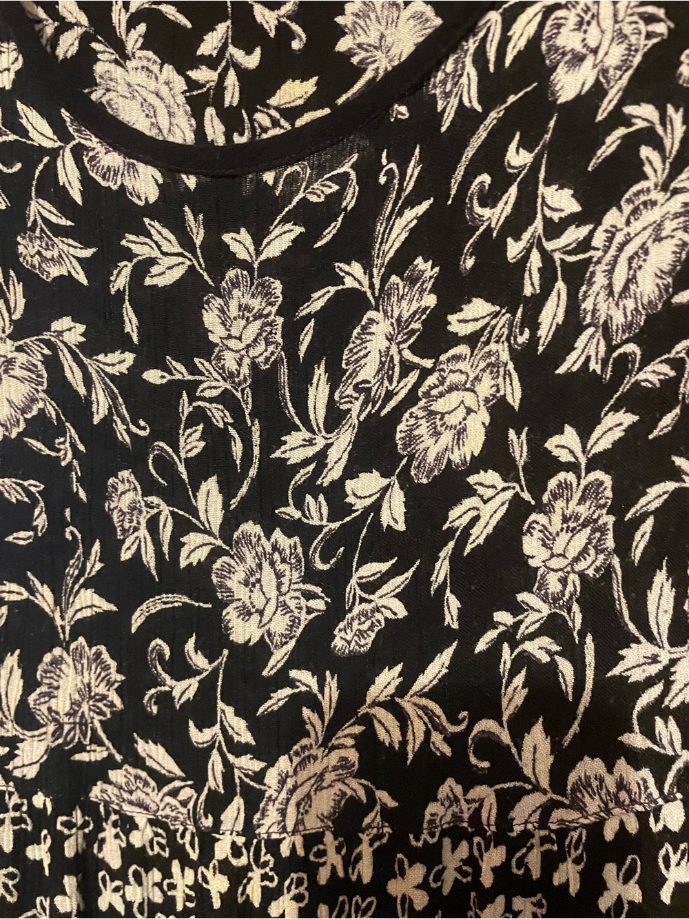 Black & White Floral Tiered Midi Dress - Sleeveless Scoop Neck - Picture 6 of 9